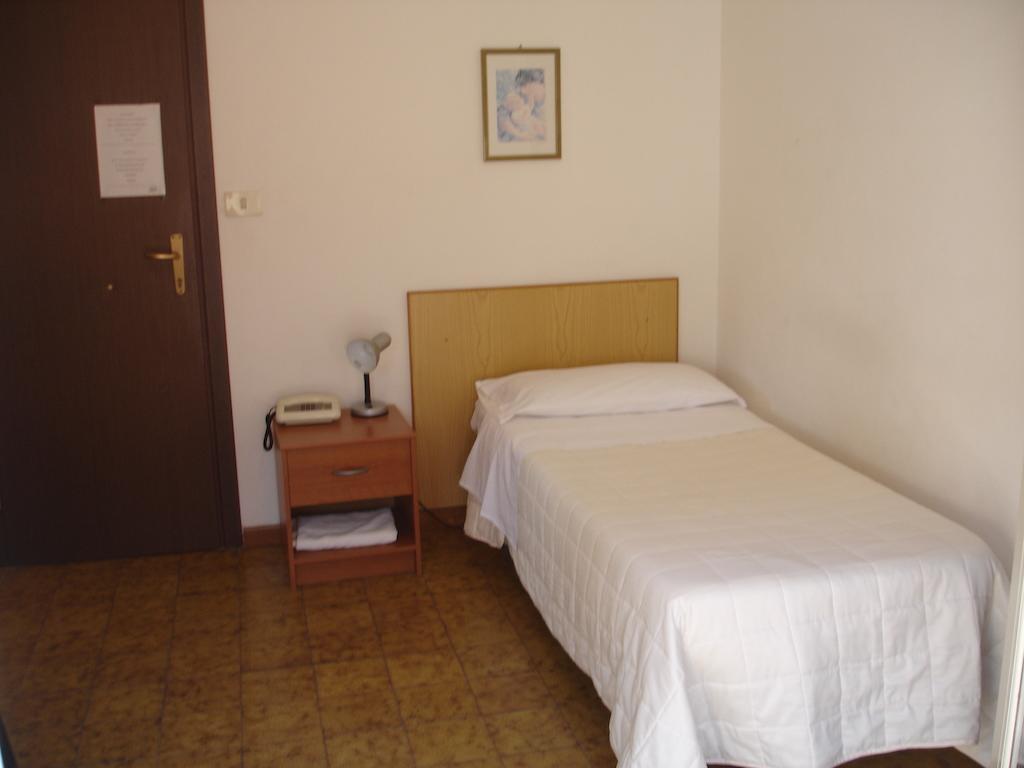 Hotel La Rusticana Giardini-Naxos Chambre photo