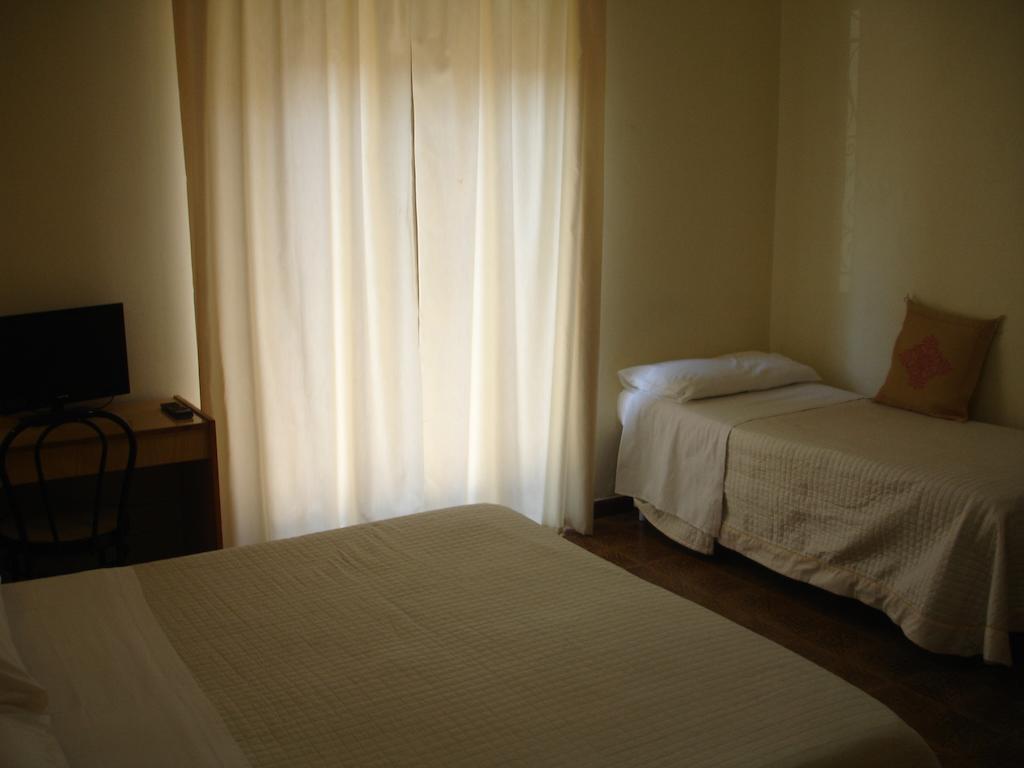 Hotel La Rusticana Giardini-Naxos Chambre photo